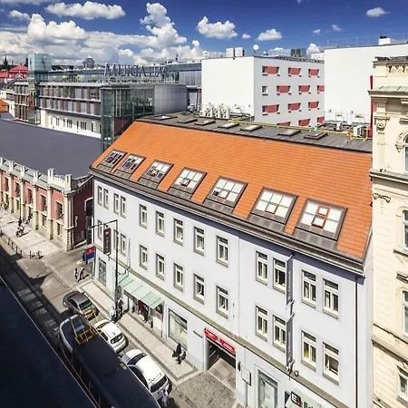 Ibis Praha Old Town-3